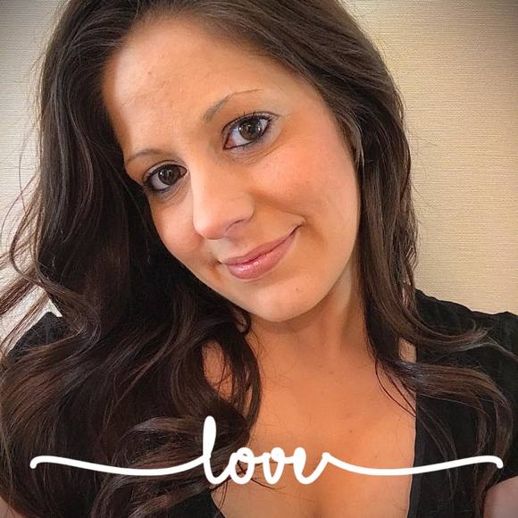 Meet your Posher, Jessica - Picture 1 of 1